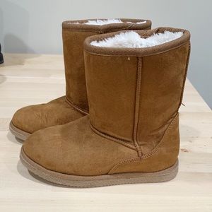 Nordstrom Rack Kids Boots size 13